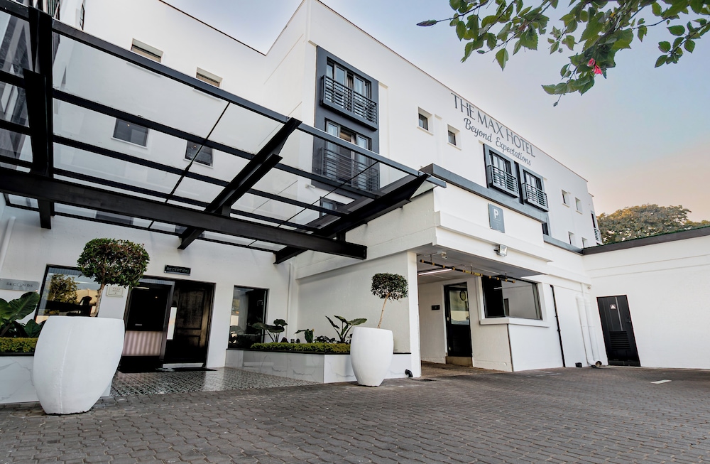 MAX Executive Apartments — 4-Star Luxury Hotel in Johannesburg, South Africa