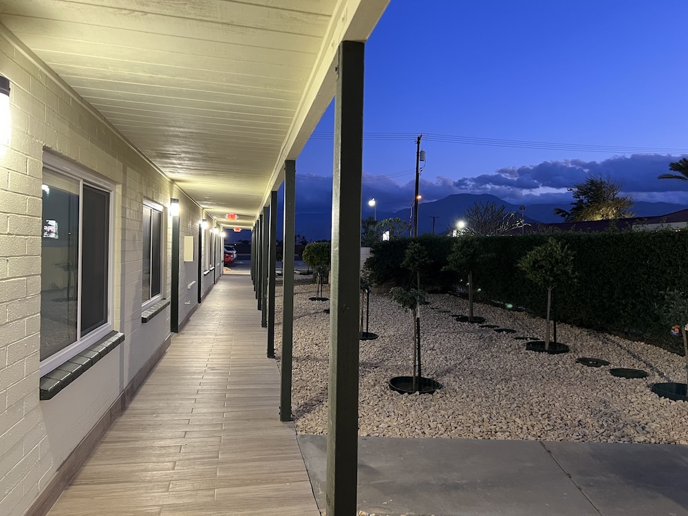 Mauna Loa Motel - photo 22