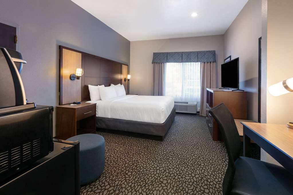 Wingate by Wyndham DFW North Irving - photo 32