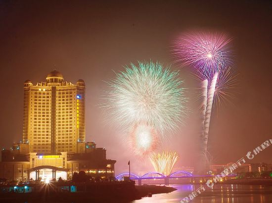 Galaxy International Holiday Hotel in Huazhou, People's Republic of China