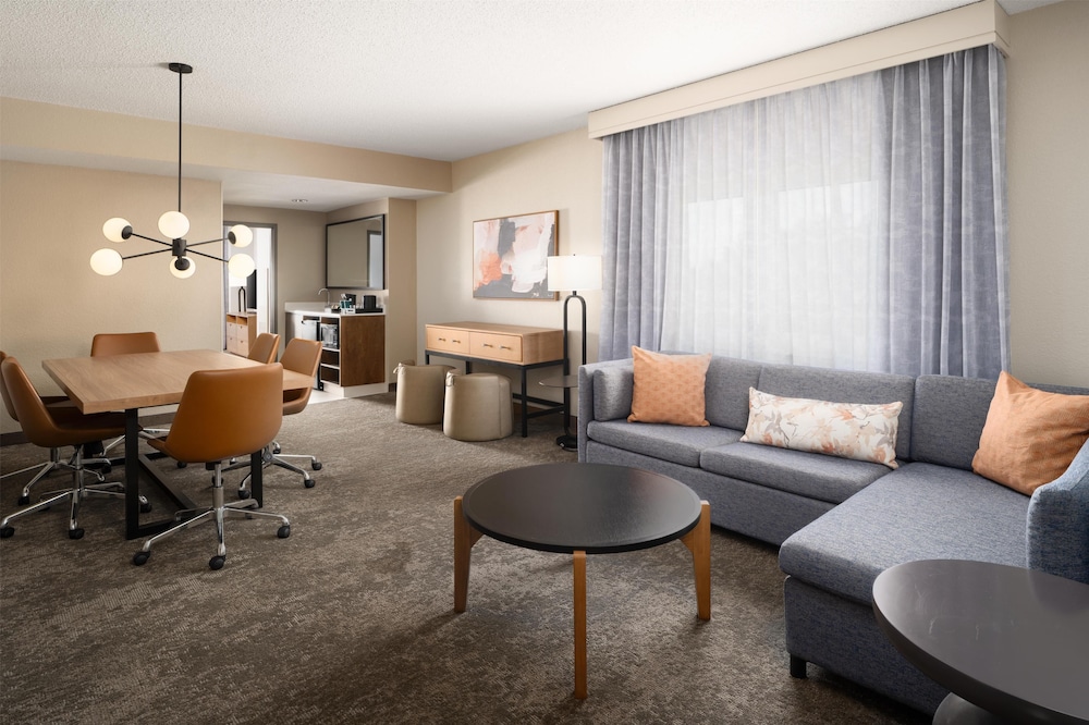 Embassy Suites by Hilton Charleston Airport Convention Ctr - photo 23