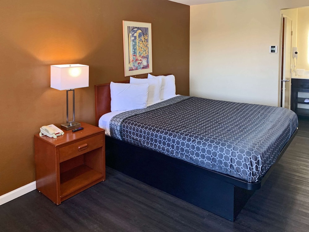 Rodeway Inn Sacramento University Area - photo 12