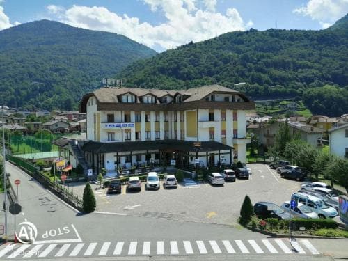 Hotel Rezia Valtellina — hotel in Morbegno