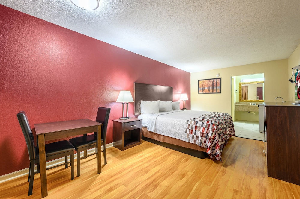 Red Roof Inn Sylacauga - photo 15
