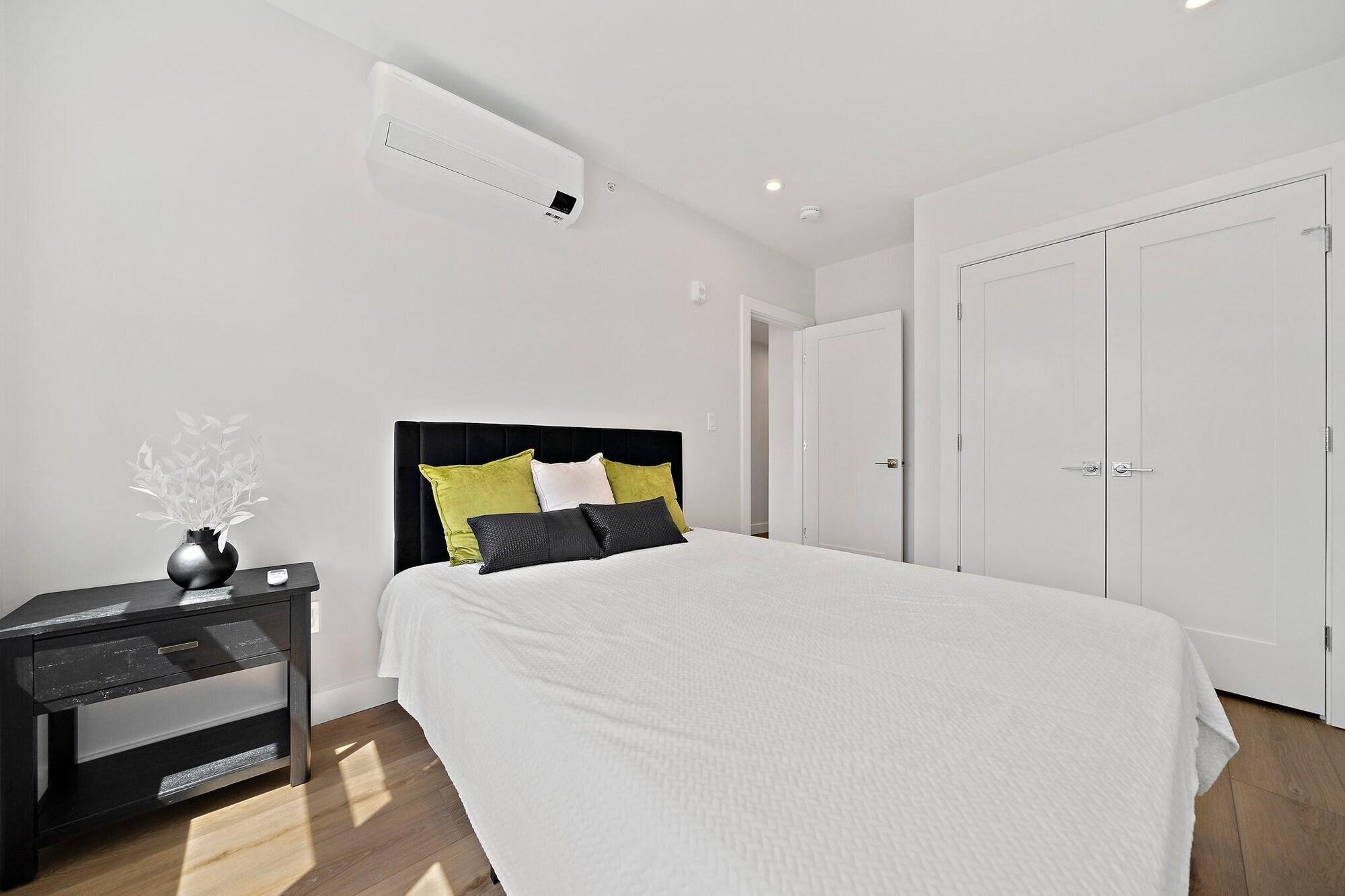 Parking 3BR2Bth Cambridge Boston W&D Subway AC — 4-Star Luxury Hotel in Somerville, United States