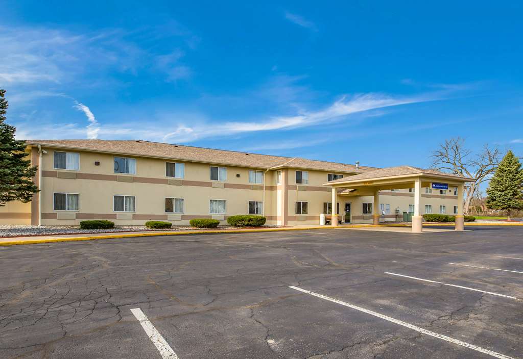 Americas Best Value Inn Charlotte MI - photo 30