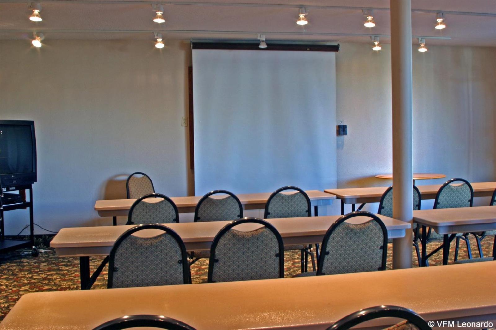Best Western Dyersburg Inn - photo 10