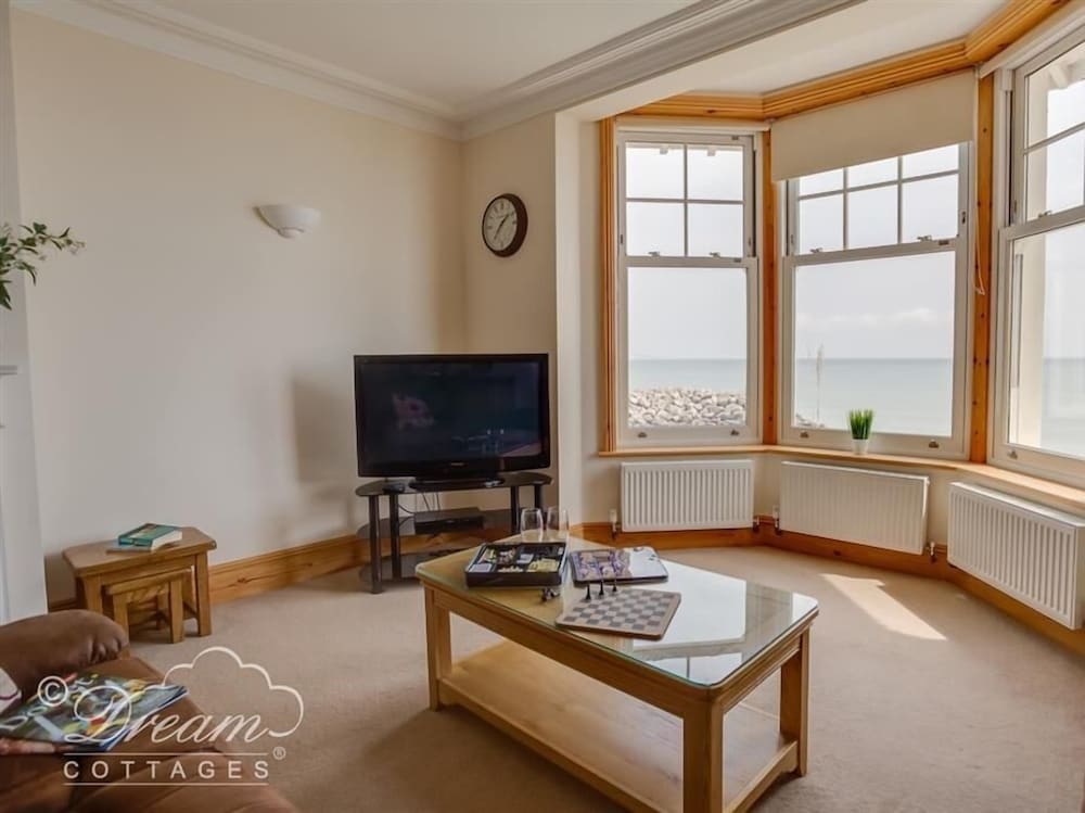 Beach View Apartment 3 — 4-Star Luxury Hotel in Weymouth, United Kingdom