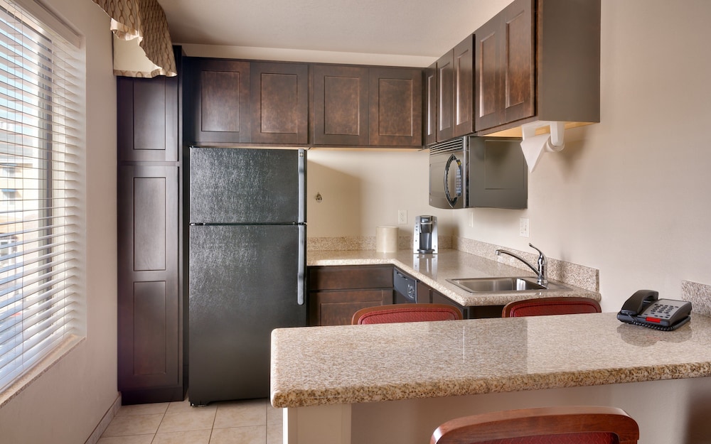 Holiday Inn Express & Suites Orem North Provo by IHG - photo 16