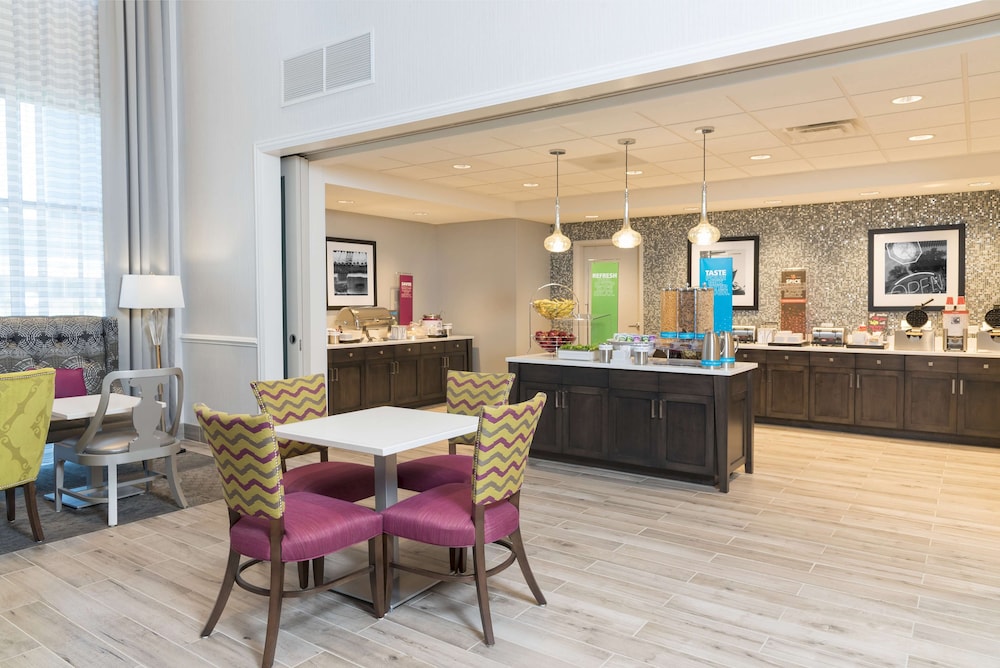 Hampton Inn & Suites Chicago Schaumburg - photo 30