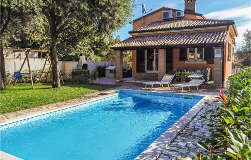 4 Bedroom Stunning Home In Medulin — 4-Star Luxury Hotel in Medulin, Croatia