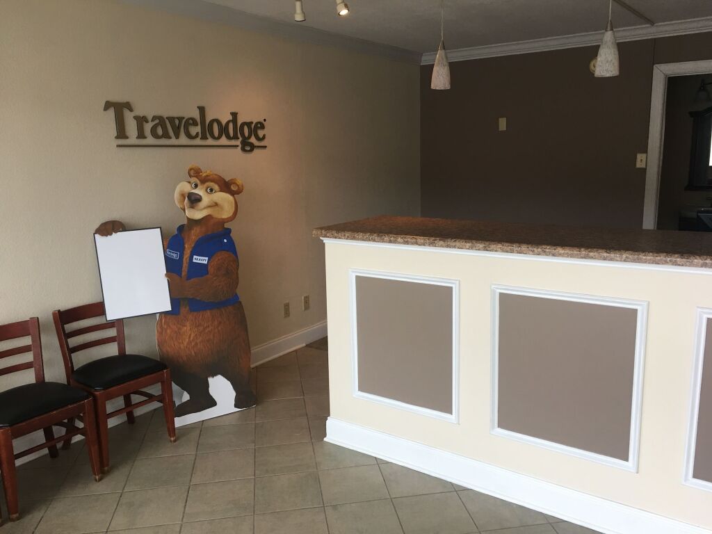 Travelodge by Wyndham Harriman - photo 6