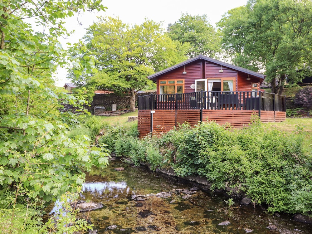 Nutkins Lodge — 4-Star Luxury Hotel in Windermere, United Kingdom