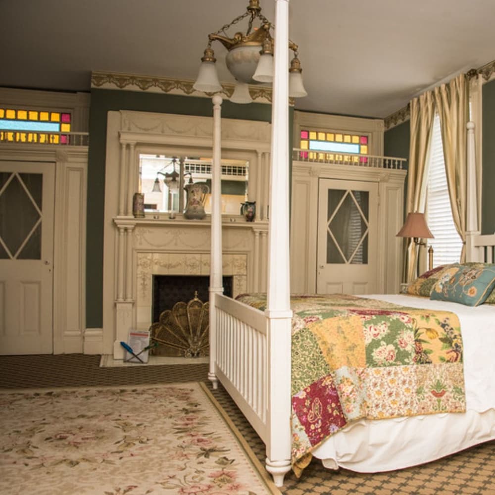 Vandiver Inn - photo 24