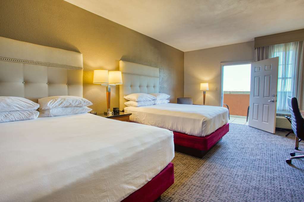 Drury Inn & Suites Near La Cantera Parkway - photo 36