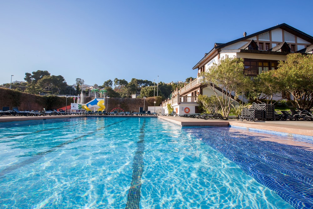 Santa Susanna Resort - carbon neutral hotel in Santa Susanna