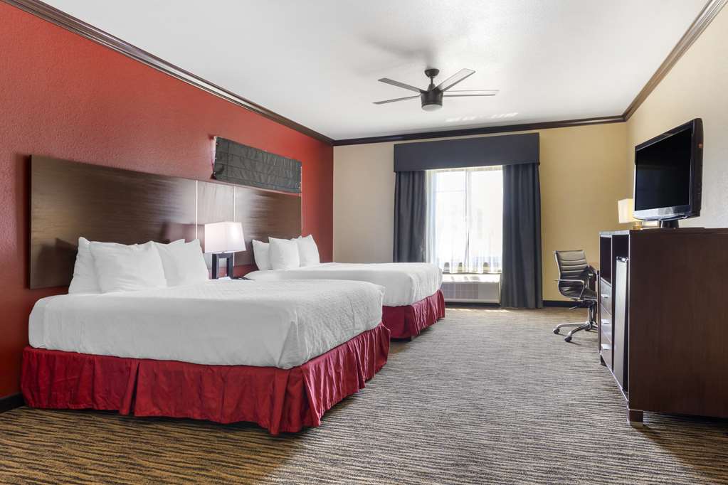 Best Western Plus Classic Inn & Suites - photo 15