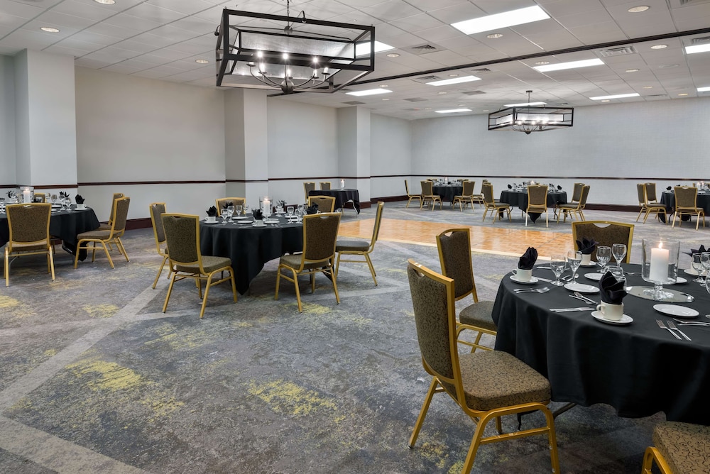 Embassy Suites by Hilton Dallas Park Central Area - photo 63