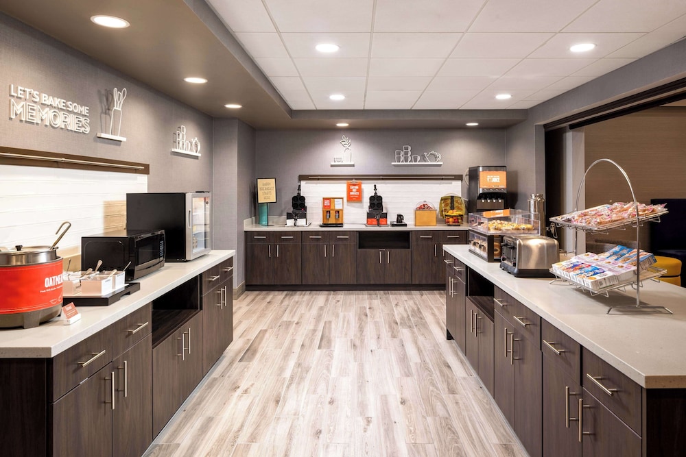 Hampton Inn & Suites Manteca - photo 47