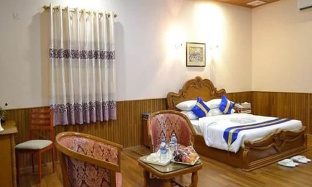 Famous Hotel Bago — Bago — photo 4
