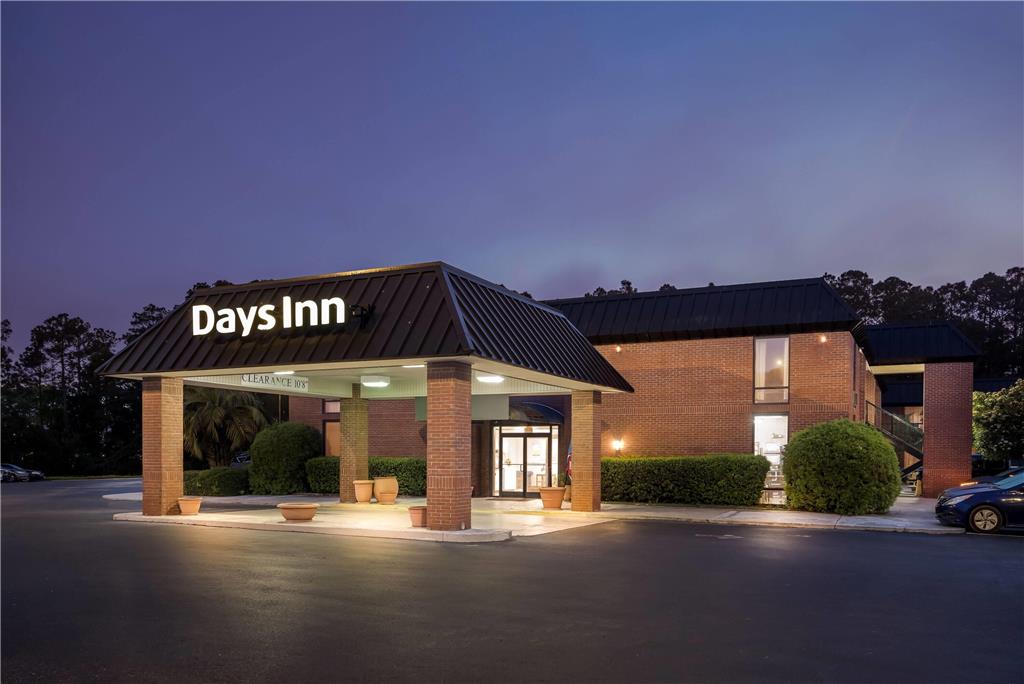 Days Inn by Wyndham Statesboro - photo 4