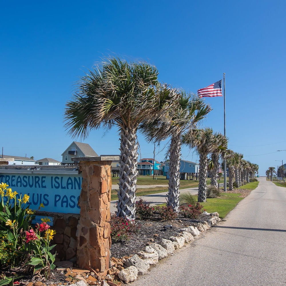 Gulf Adventures and Beachfront Relaxation Awaits - photo 46