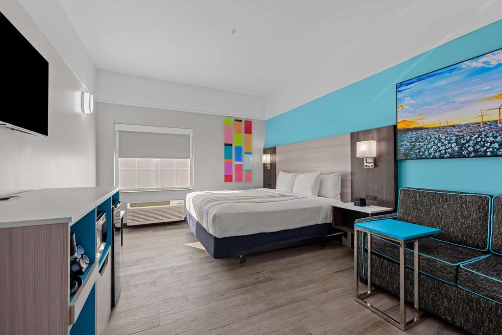 La Quinta Inn & Suites by Wyndham Raymondville - photo 61
