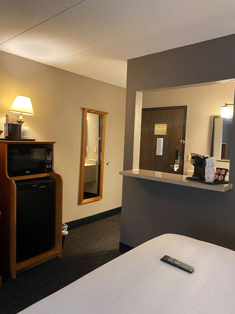 Best Western Plus Kelly Inn - photo 40