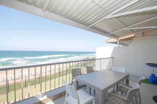 8 Bronze Beach Umhlanga Rocks — 4-Star Luxury Hotel in Durban, South Africa