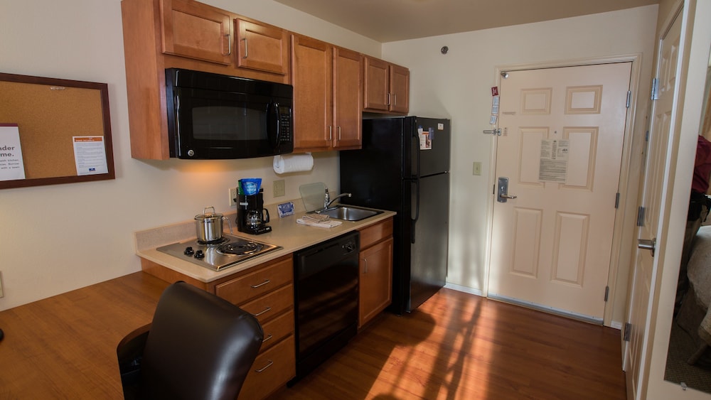 Candlewood Suites Springfield by IHG - photo 13