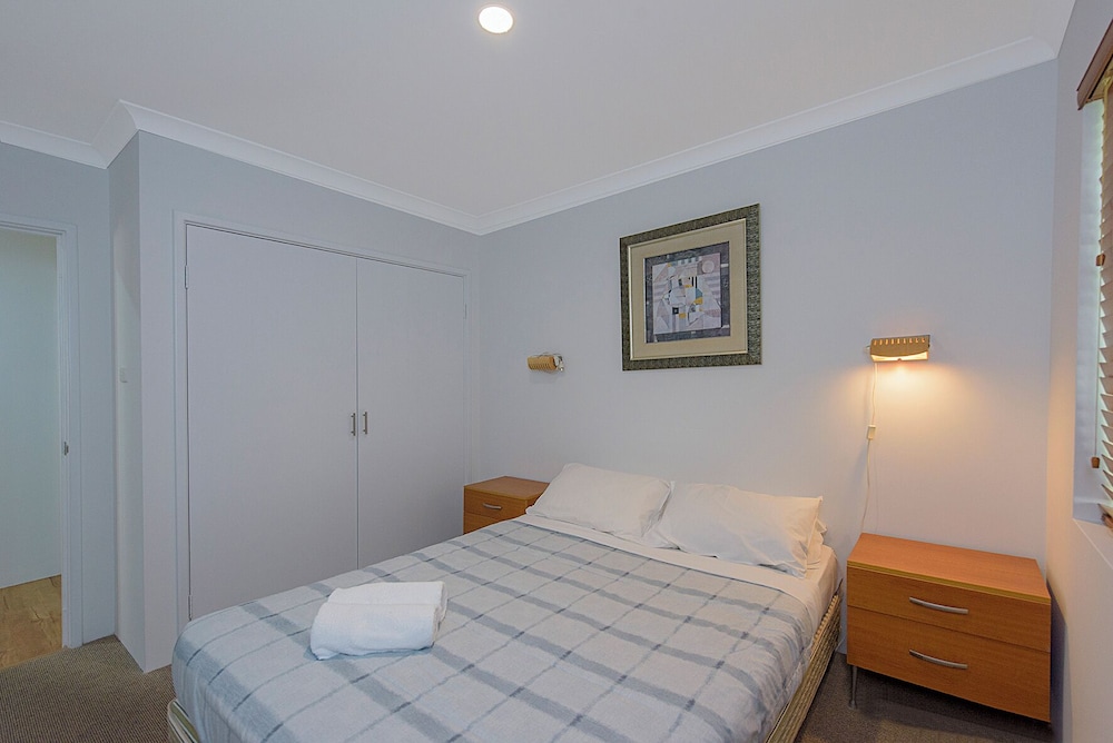Blue Horizon Retreat — Broadwater — photo 5