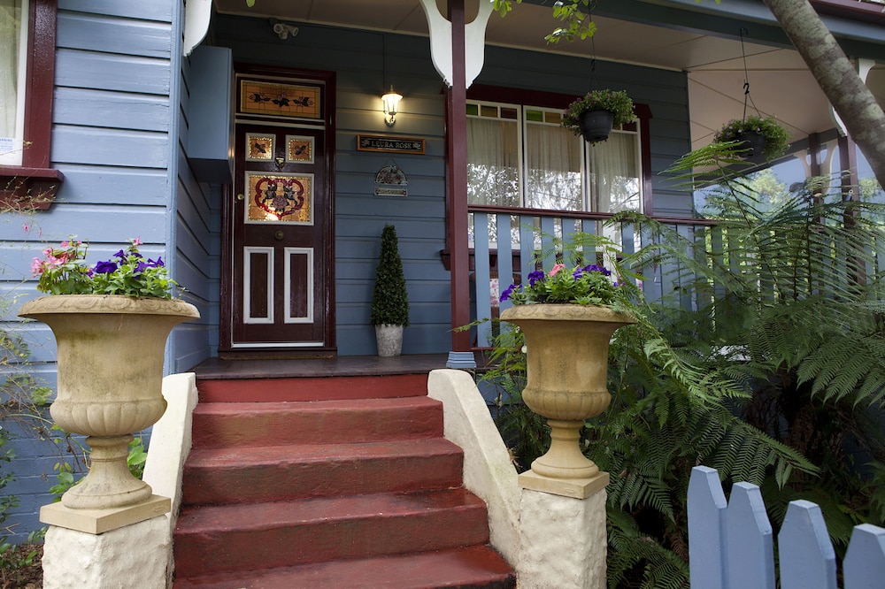 Leura Rose Cottage — 5-Star Luxury Hotel in Leura, Australia