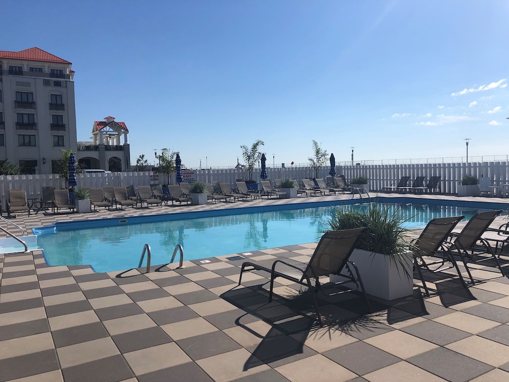 Berkeley Oceanfront Hotel - photo 34