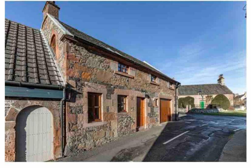 The Stables charming converted 2 bedroom Cottage Melrose — 4-Star Luxury Hotel in Melrose, United Kingdom