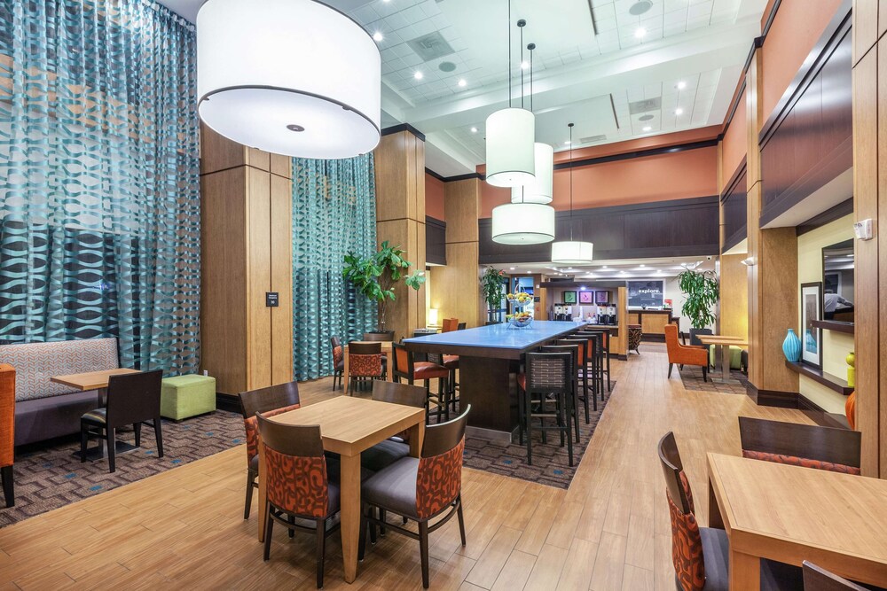 Hampton Inn & Suites by Hilton Houston North IAH - photo 3