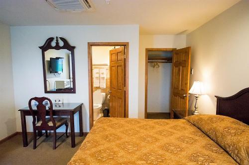 Sutton Inn - photo 12