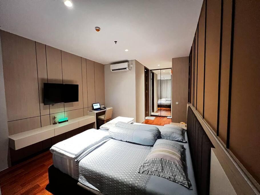 Chic n Spacey 3BR apartment at the Rosebay — 4-Star Luxury Hotel in Surabaya, Indonesia