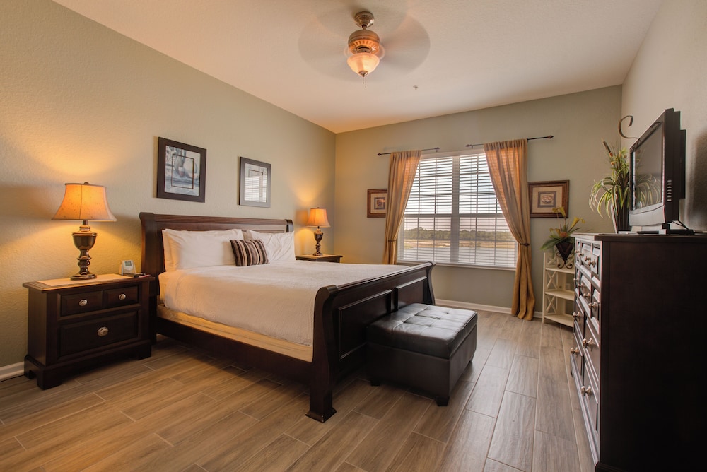 Lakeview Executive Penthouse VR - photo 10