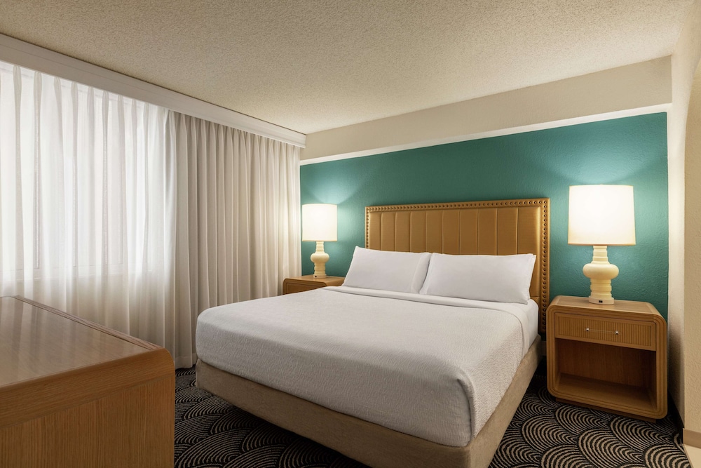 Embassy Suites by Hilton Deerfield Beach Resort & Spa - photo 15