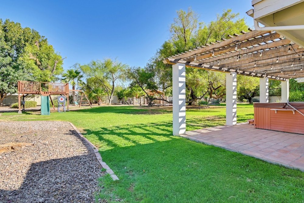Private Paradise Valley Oasis: Hot Tub Large Yard — hotel in Paradise Valley