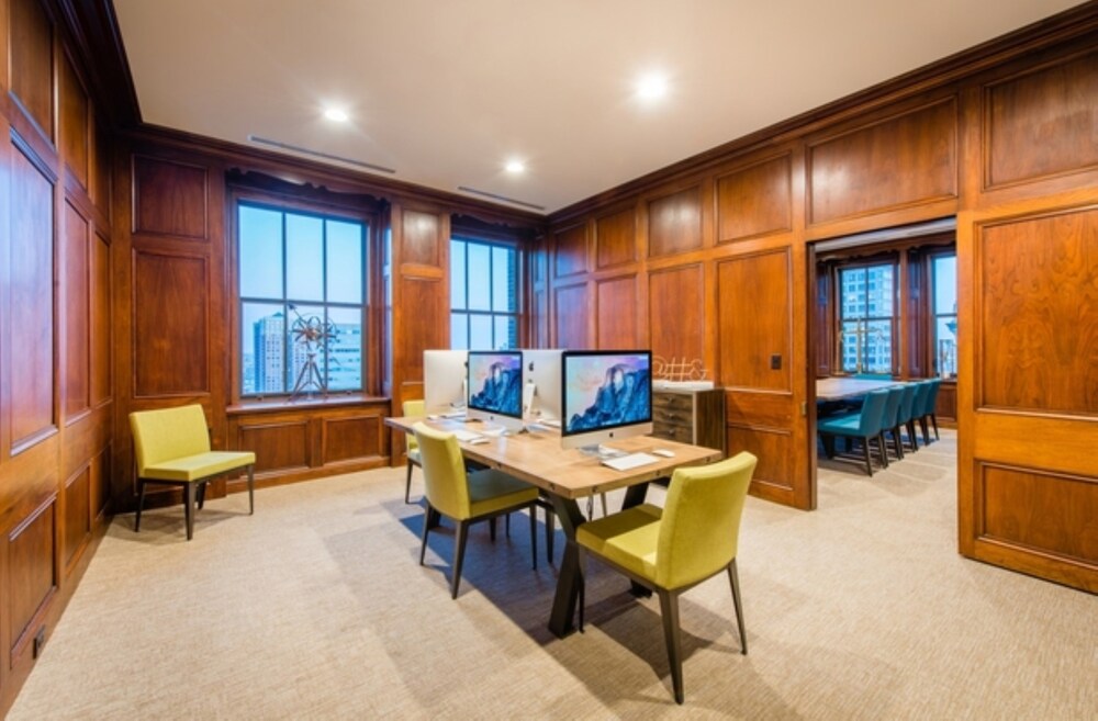 Global Luxury Suites At Light Street - photo 26