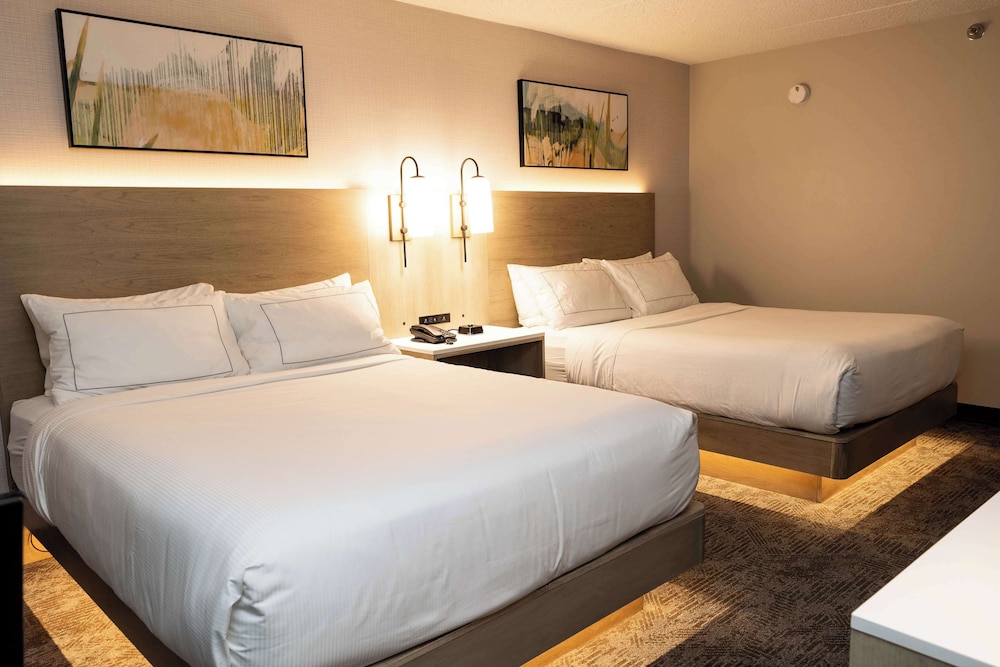 DoubleTree by Hilton Austin MN - photo 4