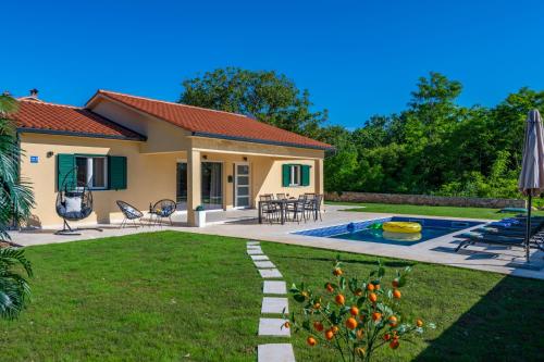 Villa Una a charming villa surrounded by nature — 4-Star Luxury Hotel in Vinez, Croatia