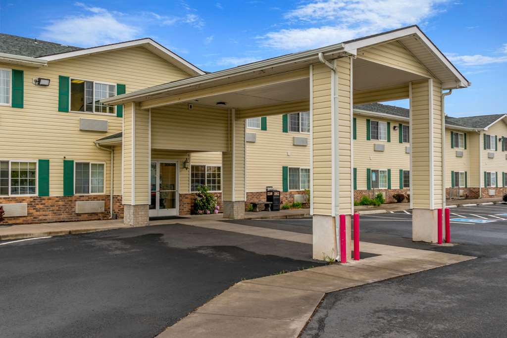 Quality Inn Bend North - carbon neutral hotel in Bend