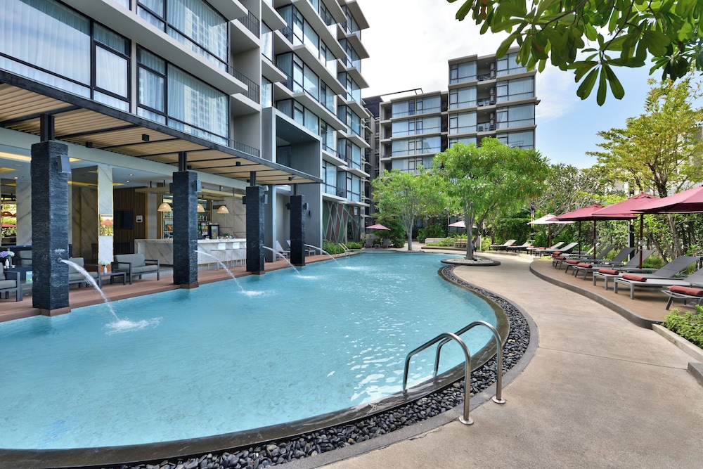 Altera Hotel and Residence — 4-Star Luxury Hotel in Pattaya, Thailand