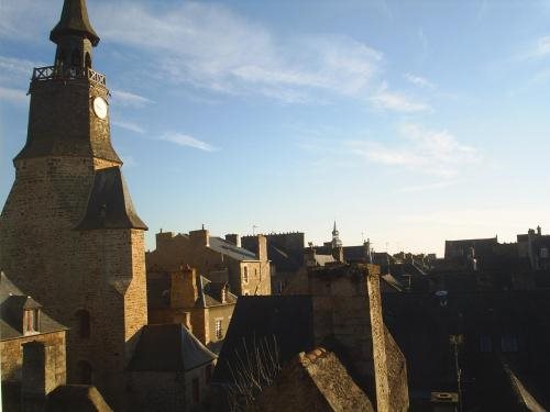 Hotel De La Tour De Lhorloge — Dinan