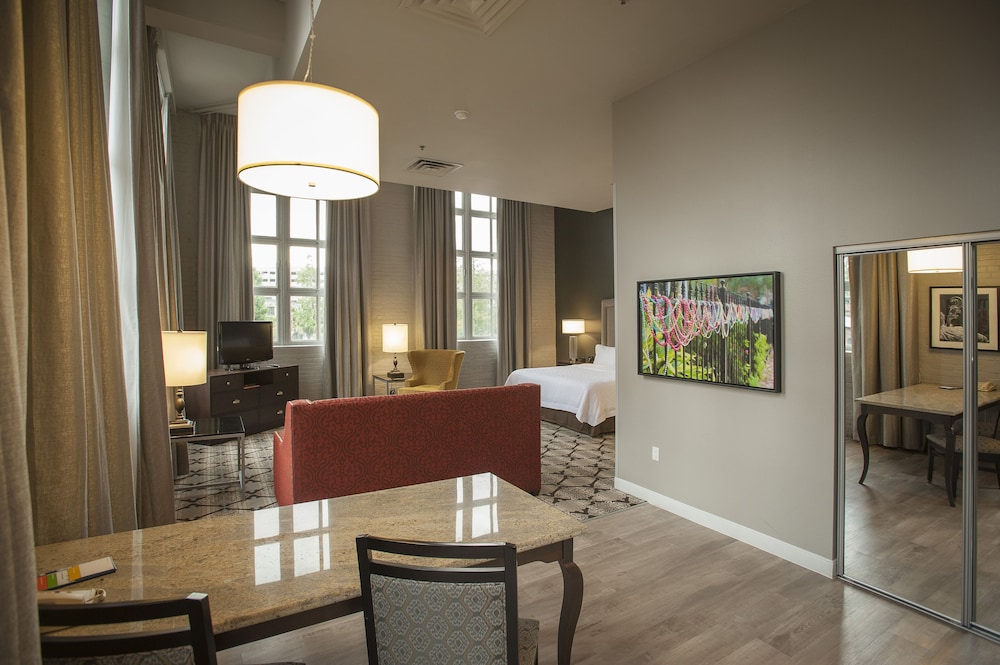 Hampton Inn and Suites New Orleans Convention Center - photo 14