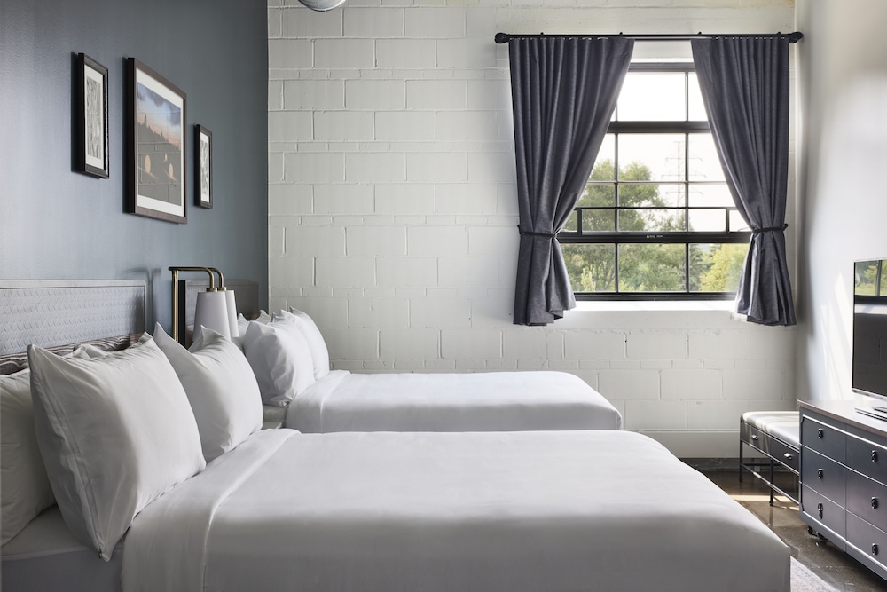The Confluence Hotel - photo 13