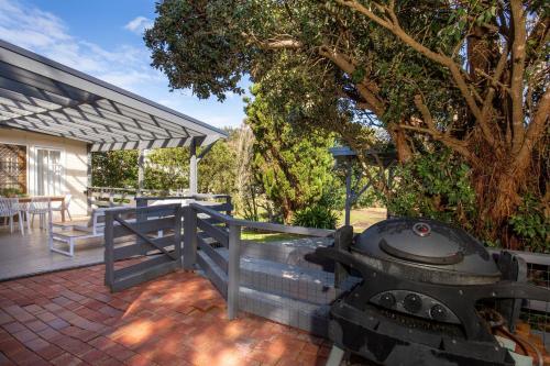 Boho Pet Friendly 1 Min Walk to Beach — hotel in Culburra Beach