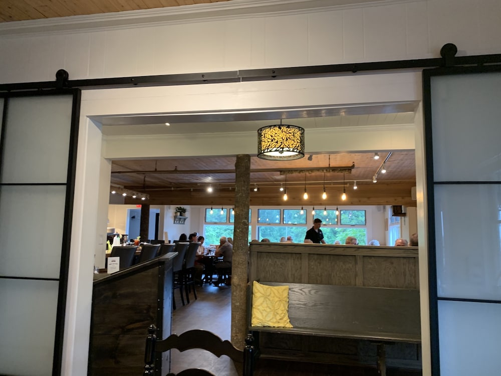 Woodbridge Inn & Tavern - photo 102